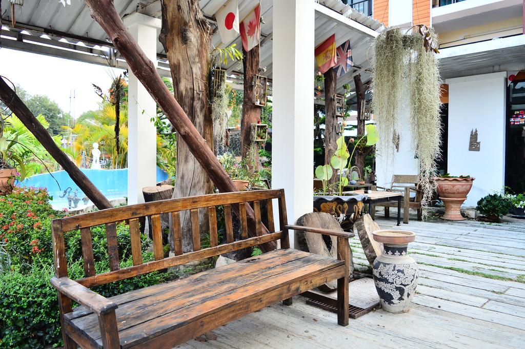 Mech Mansion Hotel Chiang Rai Bagian luar foto