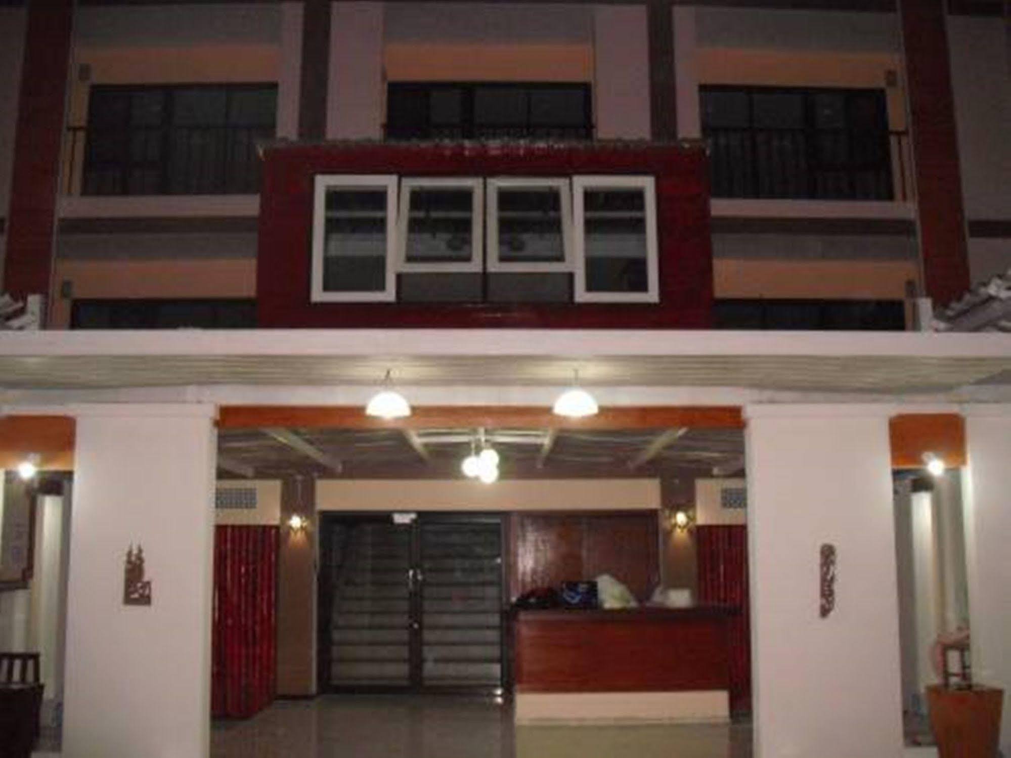 Mech Mansion Hotel Chiang Rai Bagian luar foto