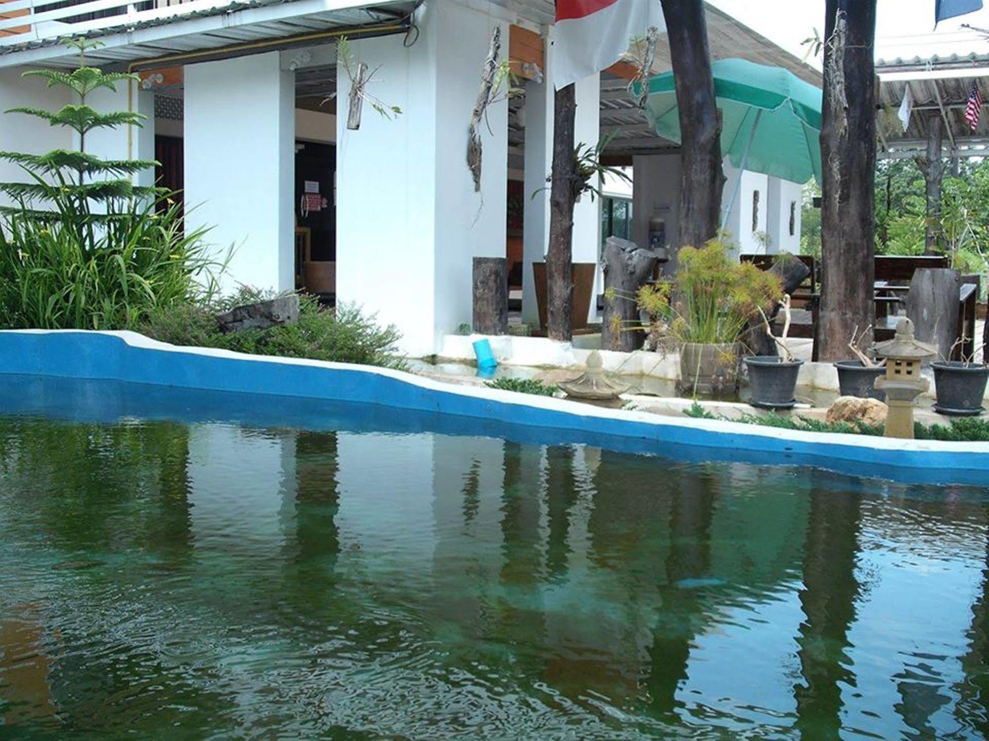 Mech Mansion Hotel Chiang Rai Bagian luar foto